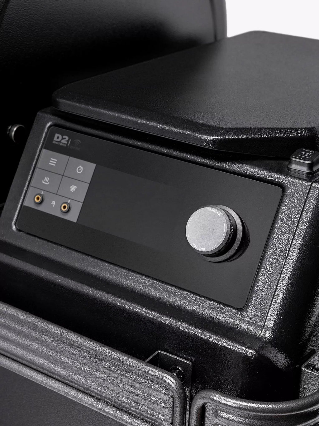 Traeger Ironwood XL UK WiFi Connected Wood Pellet BBQ, Black