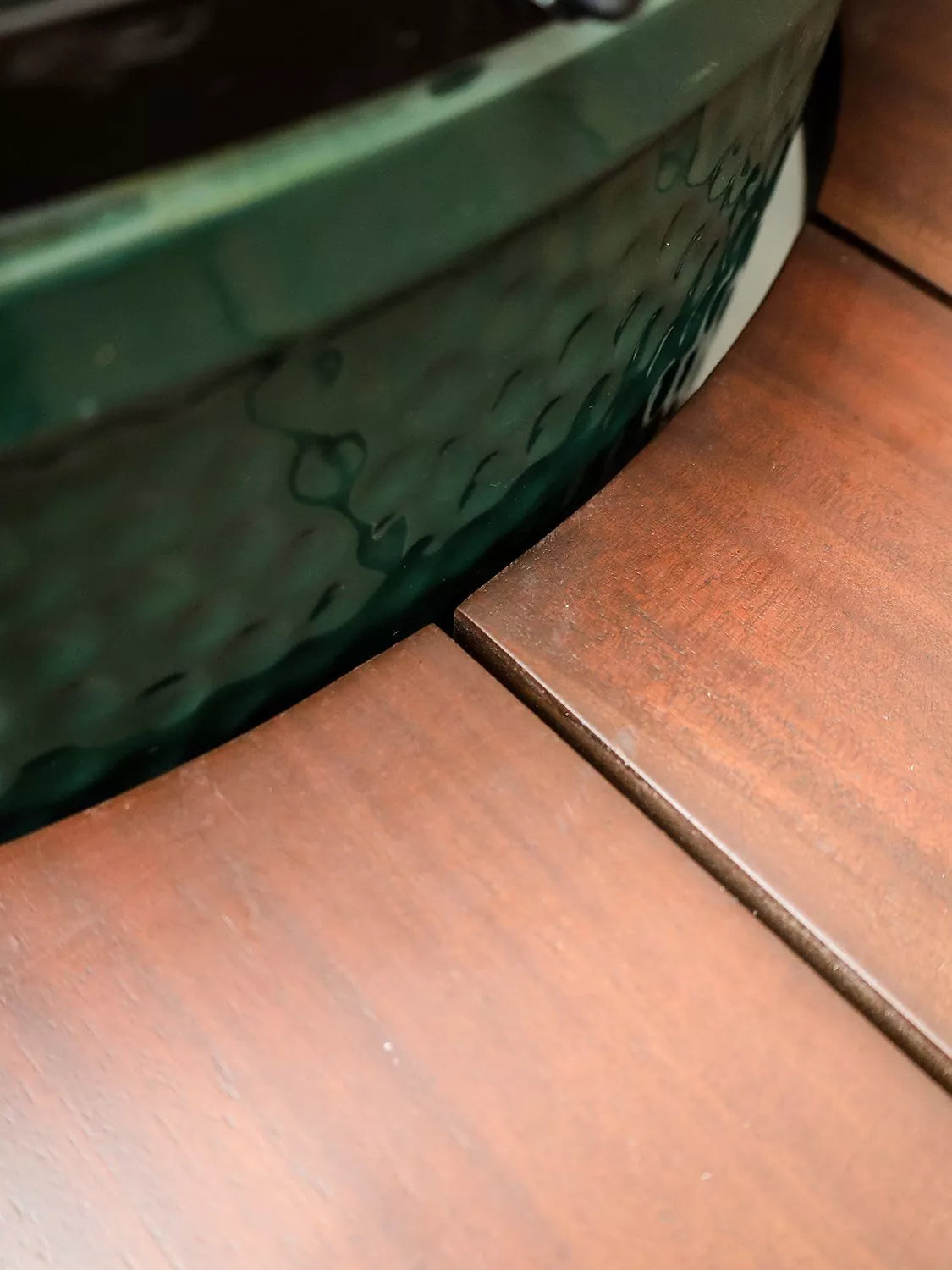 Big Green Egg Extra Large Egg BBQ & Mahogany Wood Table Bundle with ConvEGGtor & Cover