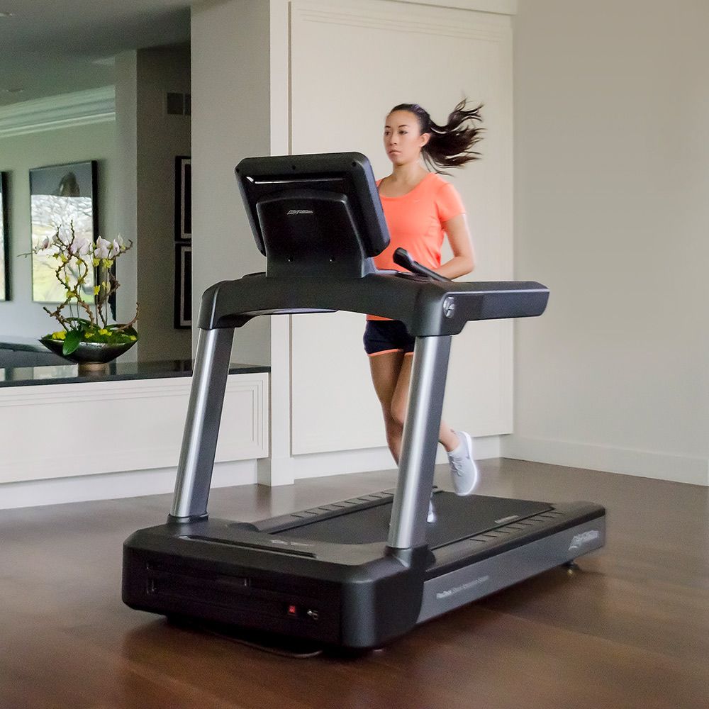 Life Fitness Club Series+  Treadmill