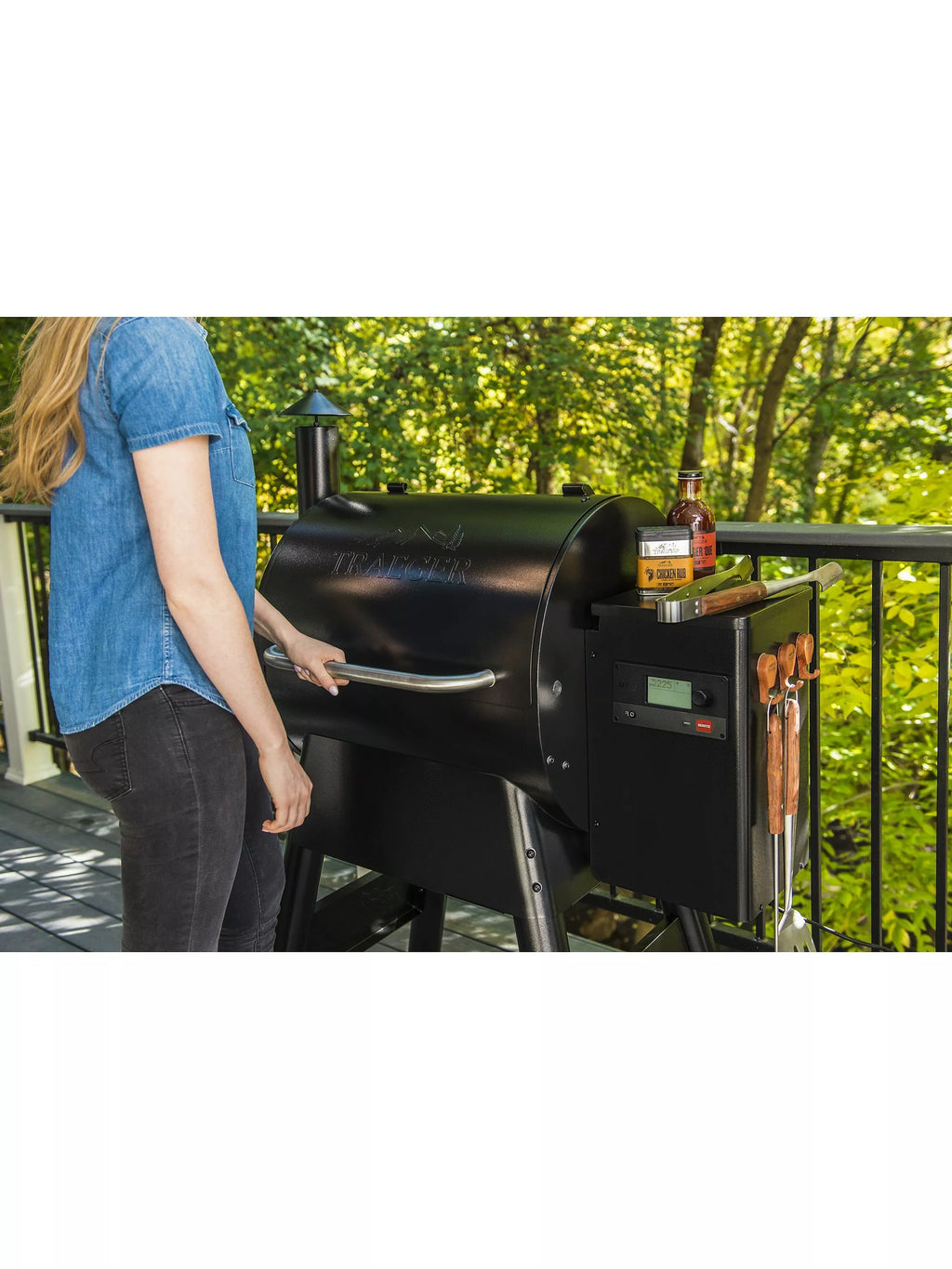Traeger Pro D2 575 WiFi Connected Wood Pellet BBQ, Black